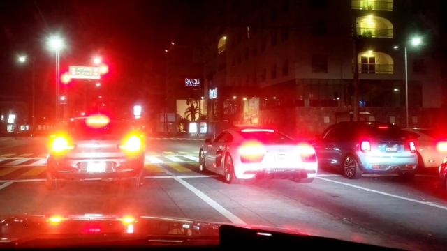 OMG..... AUDI R8 vs CooperS vs 120i vs Mustang 5.0, de Locura??? смотреть онлайн
