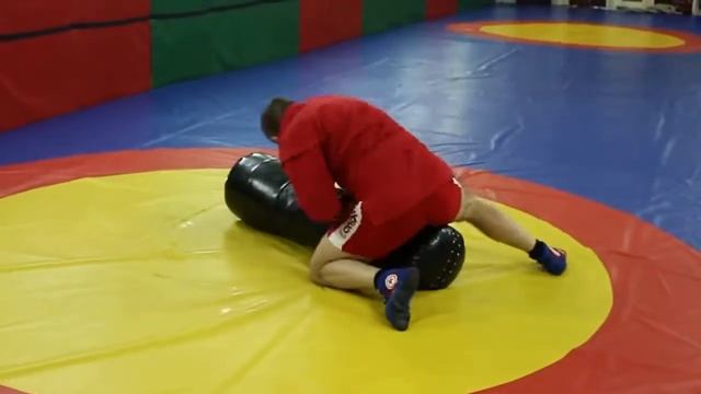 Работа на большом мешке для грэпплинга — Алексей Гагарин смотреть онлайн