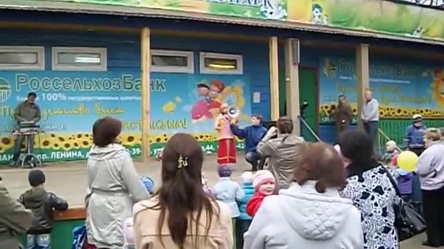 Во время выступления сломался микрофон смотреть онлайн