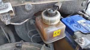 Как заменить тормозную жидкость в LADA. Ревизия части тормозной стстемы Калина кросс.