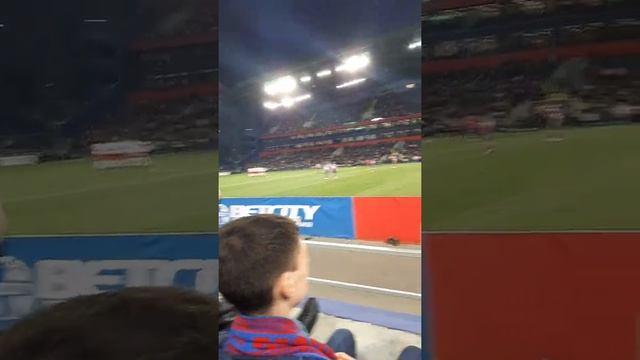 Перфоманс фанатов ЦСКА на дерби со Спартаком. 23.09.2018 смотреть онлайн