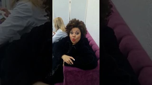 Виктория Пьер Мари в студии красоты Леры Левински смотреть онлайн