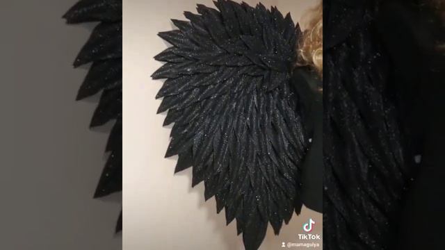 Чёрные крылья из фоамирана смотреть онлайн