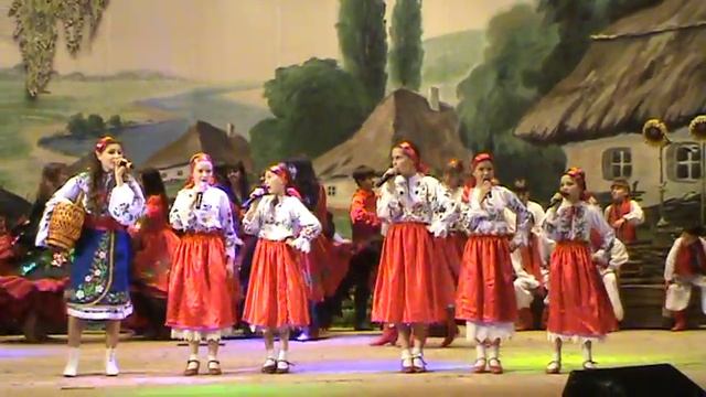 Эстрадная студия Соняшник Ой, на горі два дубки смотреть онлайн