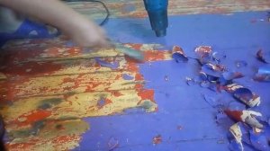 Как снять старую краску с деревянного пола