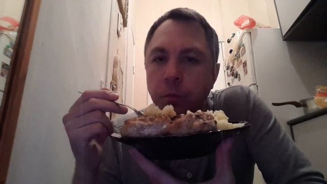 MUKBANG. КУШАЮ КОТЛЕТЫ С КАРТОШКОЙ ПЮРЕ смотреть онлайн