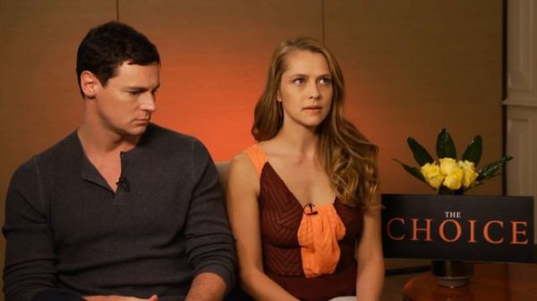 THE CHOICE Interview - Benjamin Walker & Teresa Palmer On Nicholas Sparks Writing Their Lives