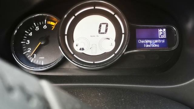 Renault Megan_3 M4R стал плохо заводиться на холодную. смотреть онлайн
