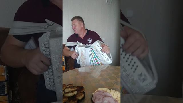 Плясовая из д. Горки Максатихинского р-на на гармошке — фольклор Тверской области А.Васильев гармон смотреть онлайн