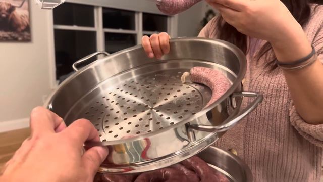 Easy and Quickest Way to Make Tibetan Gyuma ( BEEF SAUSAGE) смотреть онлайн