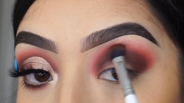 HOLIDAY MAKEUP TUTORIAL | Red Half Cut Crease ? смотреть онлайн