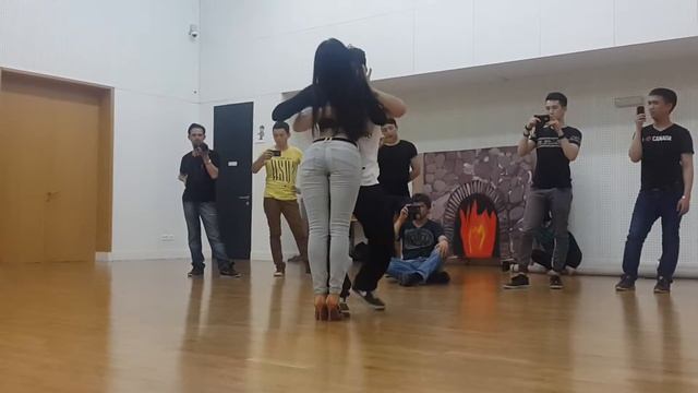 Bachata workshop in Astana. Nicolas Nickchata смотреть онлайн