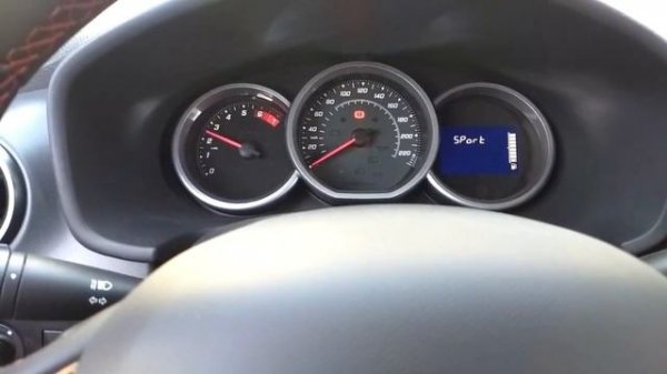 Sandero RS con escape SilenPro de punta a punta