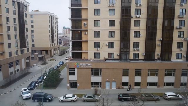 Замечательная трешка с кухней студией и отличным ремонтом в элитном доме ЖК ХХI век в Казани смотреть онлайн