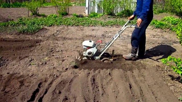 Мотокультиватор Крот. Весенние испытания. 4 фрезы. смотреть онлайн