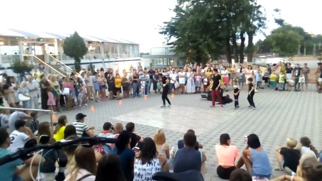 Ежегодные уличные танцы в Анапе 2020 смотреть онлайн