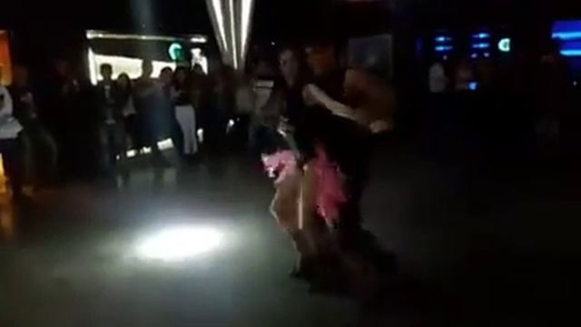 Despacito,coreo Bachata Team Alan Escobar смотреть онлайн