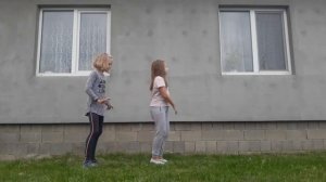 Танец под песню??Da Da Da?