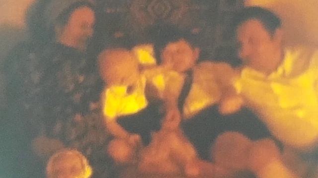 макс-вадик и вся семья.MP4 смотреть онлайн