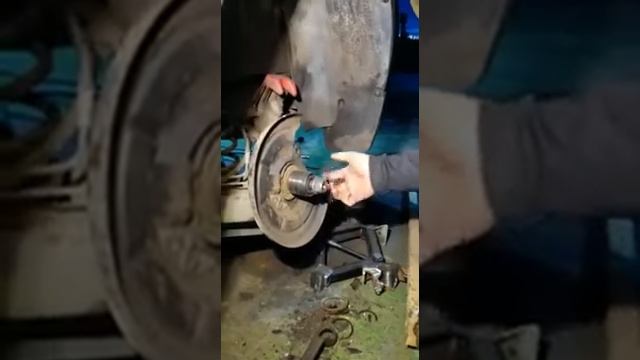сняли тормозной диск меган 2 смотреть онлайн