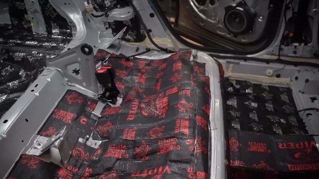 Шумоизоляция автомобиля Geely monjara в мастерской Urban Style. смотреть онлайн