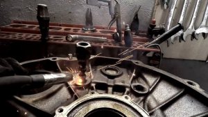 Врезка масляных форсунок g4na. Сверлим масляный канал 2jz