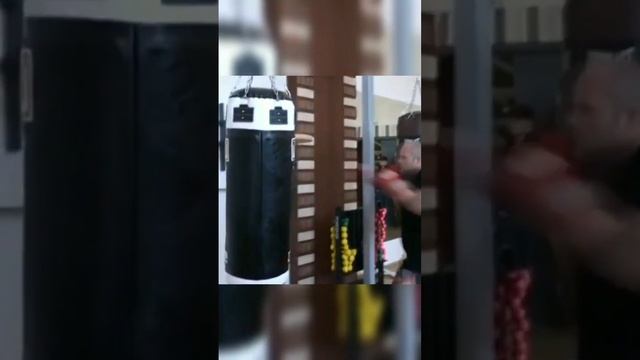 Почему Федор Емельяненко СЛИВАЕТ бои?! смотреть онлайн