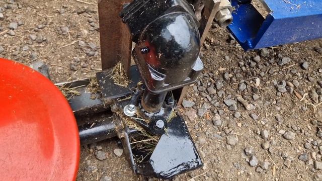 Переделка мотоблочной роторной косилки на минитрактор добавлением ещё одного диска. Косилка на мини смотреть онлайн