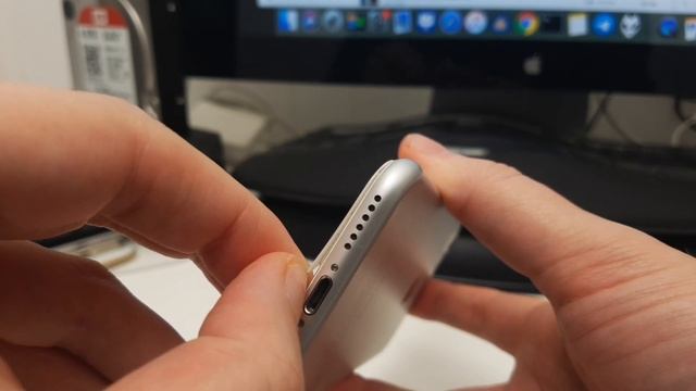 Как ОТКЛЕИТЬ защитное СТЕКЛО с айфона - iPhone 7 смотреть онлайн