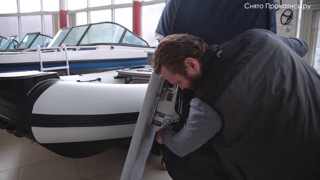 [ВИДЕОУРОК] Как правильно надеть анатомический чехол на лодочный мотор смотреть онлайн