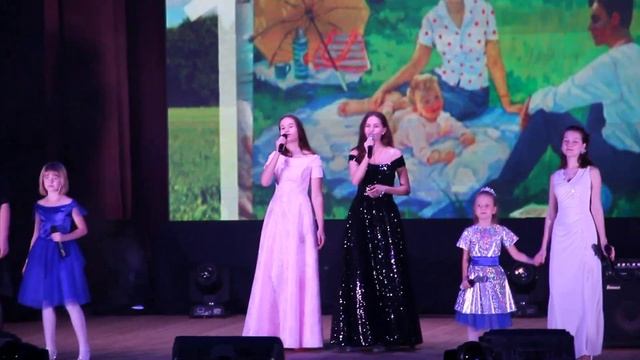 Рождественские встречи Светланы Кузьмичевой 2020.Семейные дуэты) смотреть онлайн