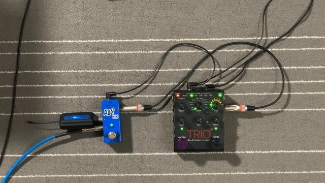 Connecting an ABY channel switch for two guitars and one looper or processor смотреть онлайн