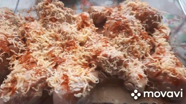 Голень под сырной шубкой с картошечкой на гарнир. смотреть онлайн