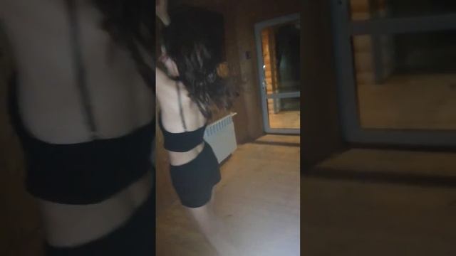 Отмечали 8 марта с девочками в домике с сауной в Неженке смотреть онлайн
