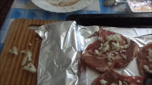 РЕЦЕПТ.СТЕЙК ИЗ СВИНИНЫ В ФОЛЬГЕ С СЫРОМ.ВКУСНО И ПРОСТО!