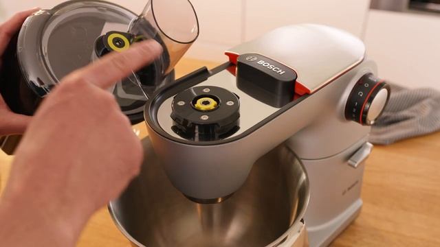 Видео-инструкция: насадка-кубикорезка MUZ9CC1 для кухонной машины Bosch MUM Серия 8 (OptiMUM). смотреть онлайн