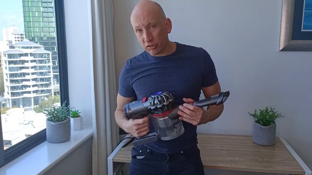 Dyson V7 Review смотреть онлайн