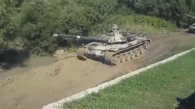 Испытание Т 90 на проходимость грязь vs танк! смотреть онлайн