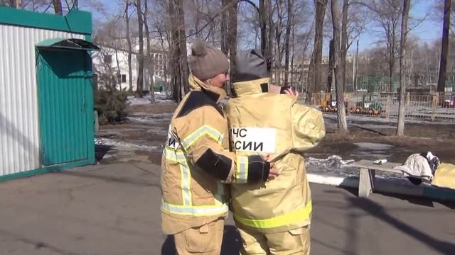Флешмоб спасателей в Биробиджане объединил сотни горожан