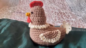 ВЯЗАНАЯ КРЮЧКОМ КУРОЧКА