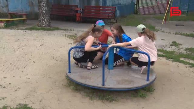 В Белгороде проверяют детские площадки смотреть онлайн