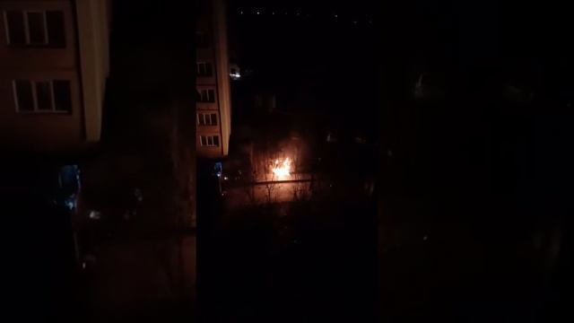 пожар город Выкса,улица Осипенко,горит авто смотреть онлайн