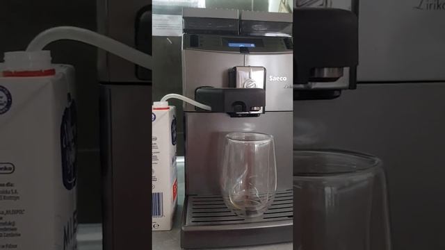 Kawa z ekspresu Saeco Lirika cappuccino смотреть онлайн