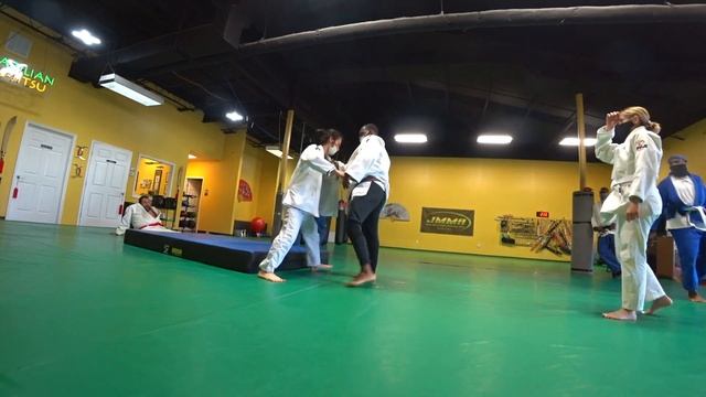 Judo Practice Ippon and drop seoi nage throw on crash pad. Rèn luyện Judo, Work hard - Never give u смотреть онлайн