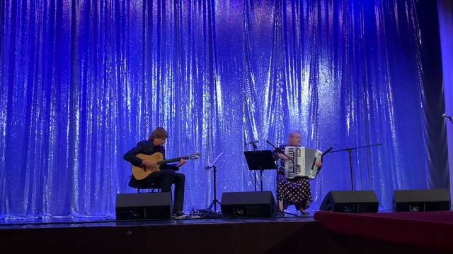 Песня из репертуара Эдит Пиаф La foule ( на аккордеоне) концерт Французское прикосновение смотреть онлайн