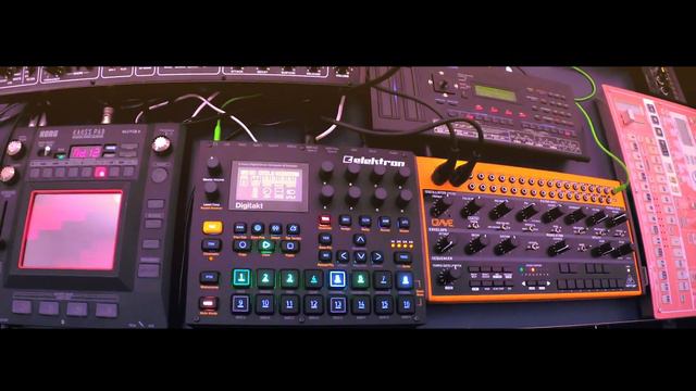 "She Can't Love" - Deep House jam (Part One) Digitakt / Behringer Crave / Kaoss Pad 3 / Roland D05 смотреть онлайн