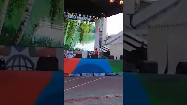 Шуваров Иван читает стих про Россию смотреть онлайн