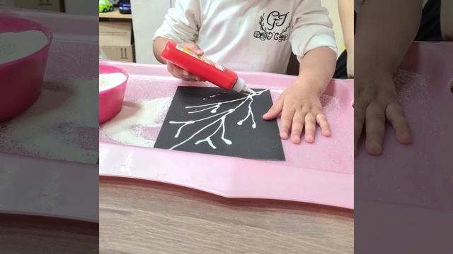 Природные явления:"Иней на ветках"(манка + клей) смотреть онлайн