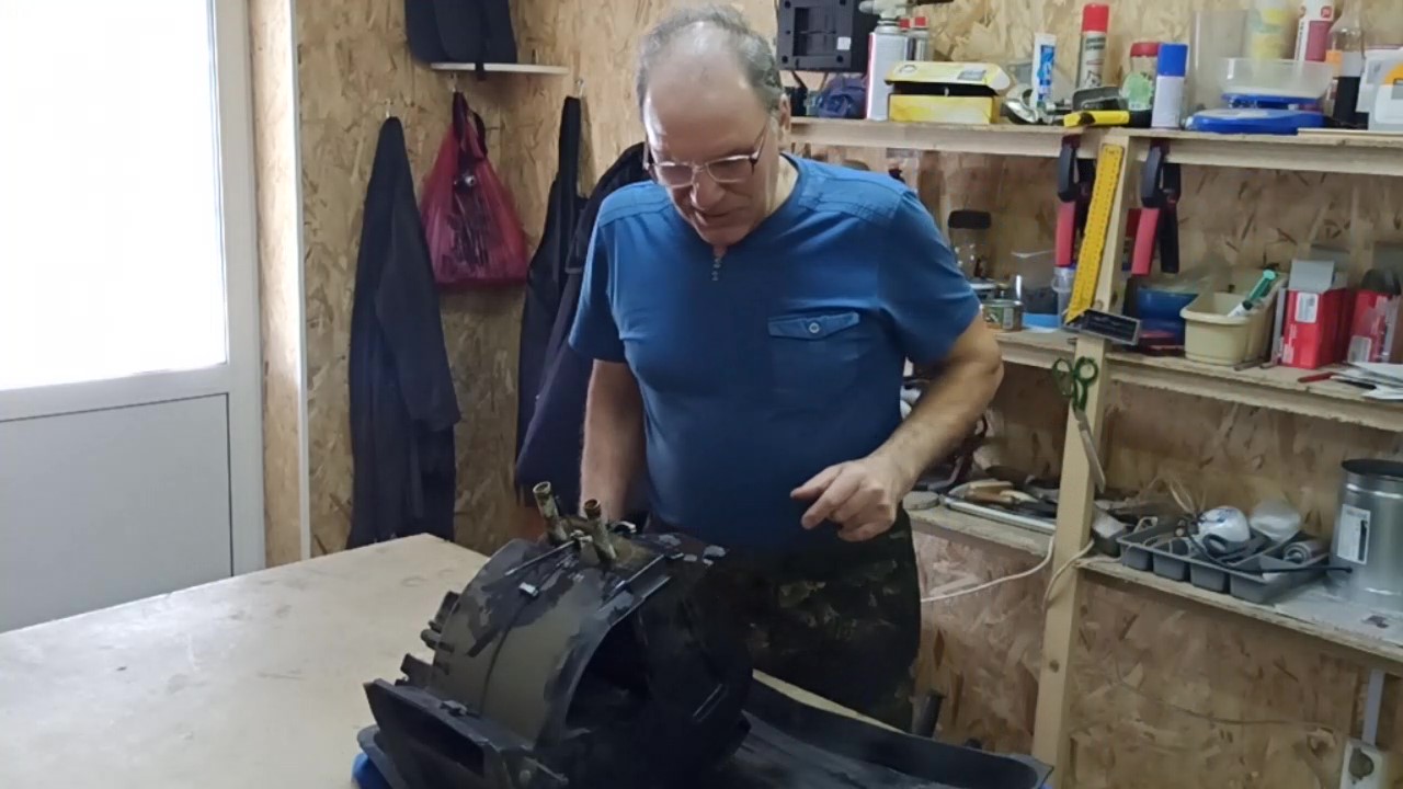 Подтекание жидкости из отопителя салона автомобиля. Снимаю печку, делаю осмотр и дефектовку смотреть онлайн