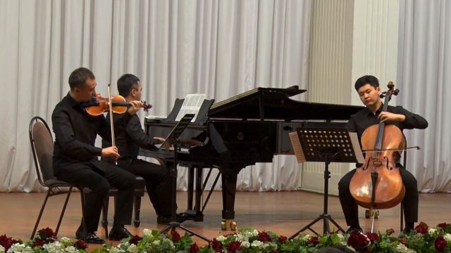 Концерт трио "Ренессанс" "Магия трех инструментов" смотреть онлайн